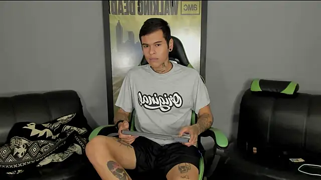 Snapshot of jamesinked_ chatting on February 28, 5:26 pm jamesinked online show from February 28, 5:26 pm