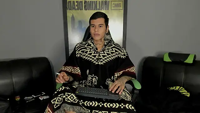 Snapshot of jamesinked_ chatting on March 8, 1:50 am jamesinked online show from March 8, 1:50 am