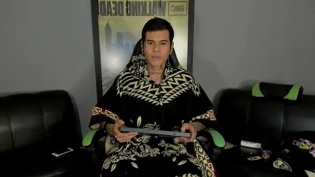 Snapshot of jamesinked_ chatting on March 9, 3:32 am jamesinked online show from March 9, 3:32 am