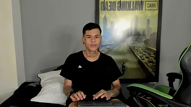 Snapshot of jamesinked_ chatting on March 12, 5:07 pm jamesinked online show from March 12, 5:07 pm