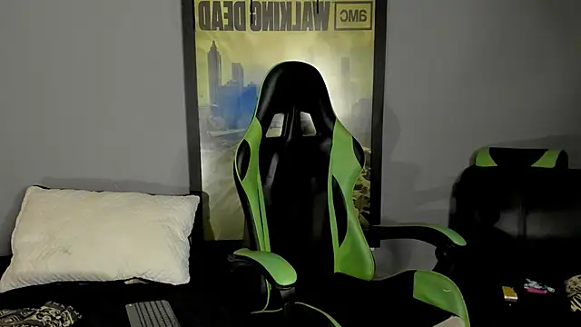 Snapshot of jamesinked_ chatting on March 17, 12:30 am jamesinked online show from March 17, 12:30 am