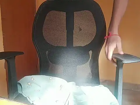 Snapshot of Aloneguy_bangalore chatting on November 21, 9:30 am Aloneguy bangalore online show from November 21, 9:30 am