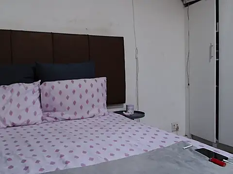 Sweet nicole98 online show from April 11, 7:29 pm