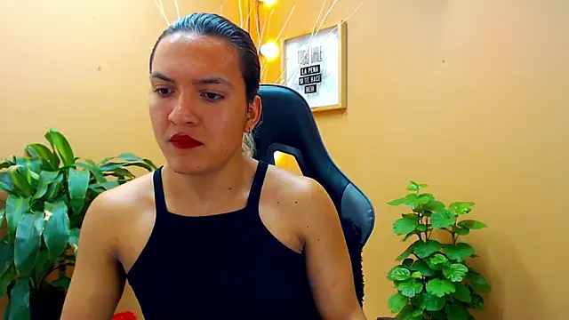 Snapshot of aslyhernandez_7 chatting on February 21, 9:11 pm aslyhernandez 7 online show from February 21, 9:11 pm