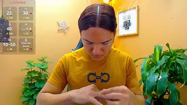 Snapshot of aslyhernandez_7 chatting on March 14, 3:36 pm aslyhernandez 7 online show from March 14, 3:36 pm