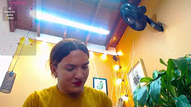 Snapshot of aslyhernandez_7 chatting on March 14, 6:39 pm aslyhernandez 7 online show from March 14, 6:39 pm