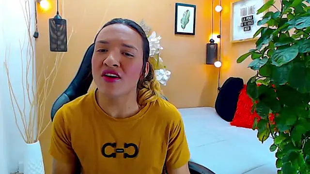 Snapshot of aslyhernandez_7 chatting on September 10, 11:54 am aslyhernandez 7 online show from September 10, 11:54 am