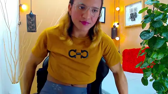 Snapshot of aslyhernandez_7 chatting on September 19, 12:06 pm aslyhernandez 7 online show from September 19, 12:06 pm