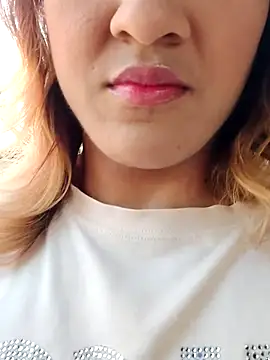 Snapshot of aslyhernandez_7 chatting on October 9, 2:04 pm aslyhernandez 7 online show from October 9, 2:04 pm