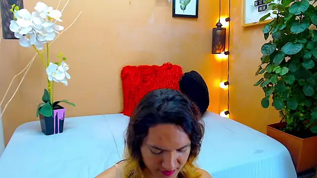 Snapshot of aslyhernandez_7 chatting on October 17, 1:35 pm aslyhernandez 7 online show from October 17, 1:35 pm