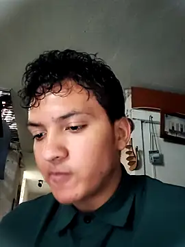 Snapshot of aslyhernandez_7 chatting on February 11, 7:08 pm aslyhernandez 7 online show from February 11, 7:08 pm