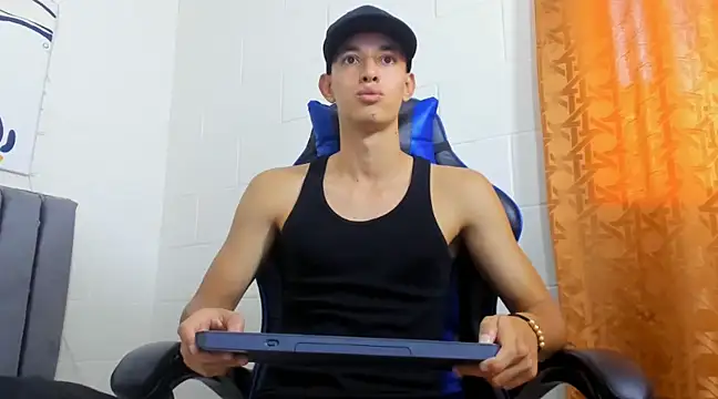 Snapshot of jake_shadow14 chatting on February 20, 9:09 pm jake shadow14 online show from February 20, 9:09 pm