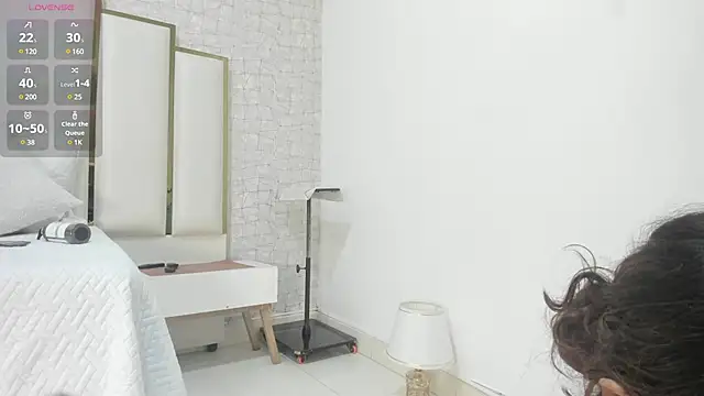 Snapshot of Victoriaa_millers chatting on March 16, 3:25 am Victoriaa millers online show from March 16, 3:25 am