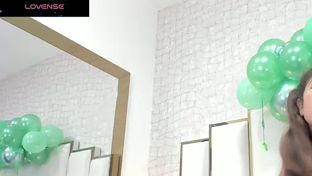 Snapshot of Victoriaa_millers chatting on March 20, 4:07 am Victoriaa millers online show from March 20, 4:07 am