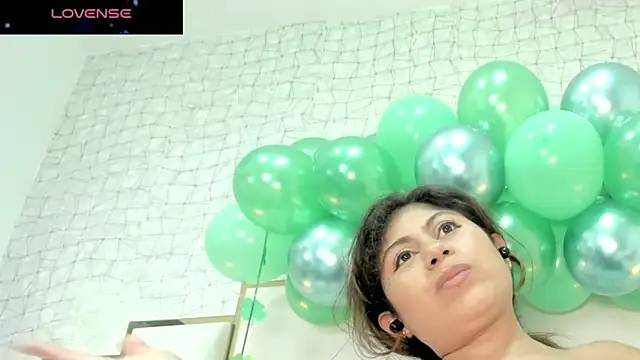 Snapshot of Victoriaa_millers chatting on March 21, 3:12 am Victoriaa millers online show from March 21, 3:12 am