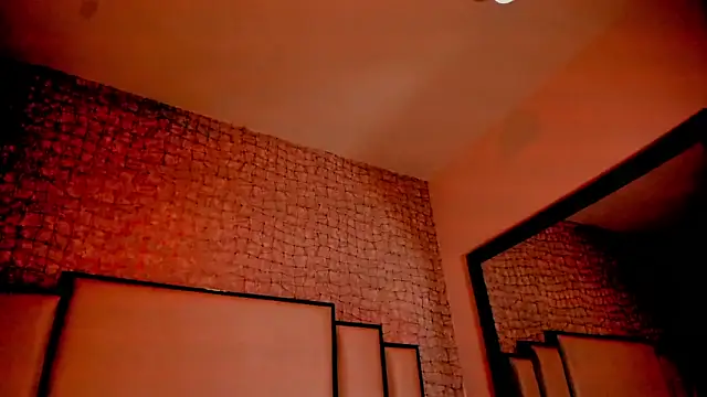 Snapshot of Victoriaa_millers chatting on March 23, 3:10 am Victoriaa millers online show from March 23, 3:10 am