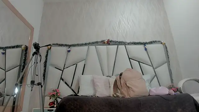 Snapshot of Victoriaa_millers chatting on November 23, 7:02 pm Victoriaa millers online show from November 23, 7:02 pm