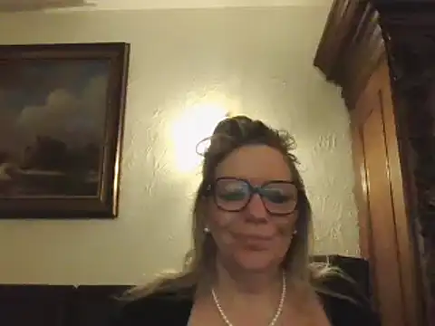 Snapshot of Silkesquirt chatting on December 11, 7:20 am Silkesquirt online show from December 11, 7:20 am