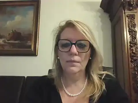 Snapshot of Silkesquirt chatting on December 12, 2:22 pm Silkesquirt online show from December 12, 2:22 pm