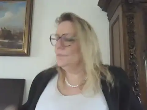 Snapshot of Silkesquirt chatting on January 21, 1:22 pm Silkesquirt online show from January 21, 1:22 pm