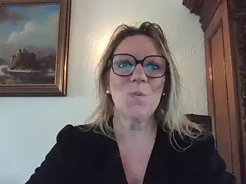 Snapshot of Silkesquirt chatting on February 17, 8:09 am Silkesquirt online show from February 17, 8:09 am