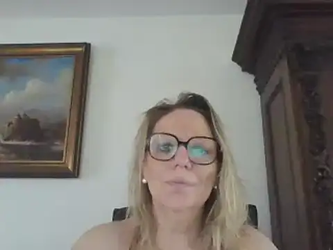 Snapshot of Silkesquirt chatting on February 20, 10:37 am Silkesquirt online show from February 20, 10:37 am