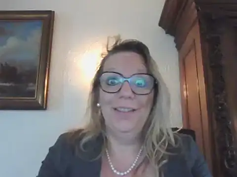 Snapshot of Silkesquirt chatting on February 27, 8:17 am Silkesquirt online show from February 27, 8:17 am