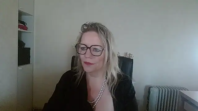 Snapshot of Silkesquirt chatting on October 24, 7:16 am Silkesquirt online show from October 24, 7:16 am
