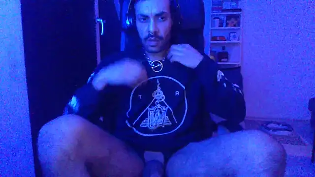 P4RtYBOII92 online show from November 29, 12:02 am