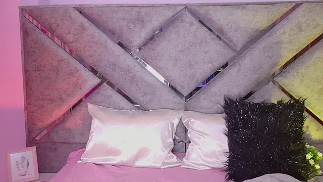 Elith noa online show from February 26, 3:05 am