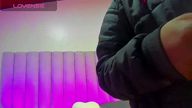 briannajackson  online show from January 30, 11:33 am