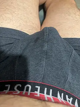 Snapshot of versatile_guy01 chatting on May 31, 5:53 pm versatile guy01 online show from May 31, 5:53 pm