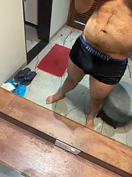 Snapshot of versatile_guy01 chatting on July 16, 3:34 am versatile guy01 online show from July 16, 3:34 am