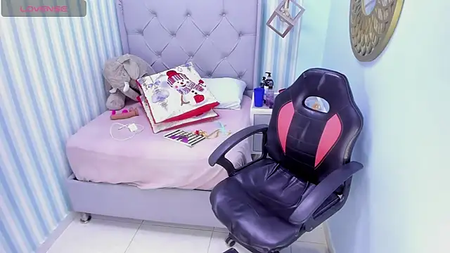 LINASTARK online show from December 13, 3:05 am