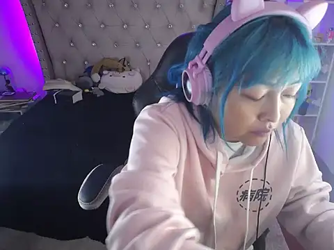 Snapshot of Shaddycute_ chatting on February 15, 9:59 pm Shaddycute online show from February 15, 9:59 pm