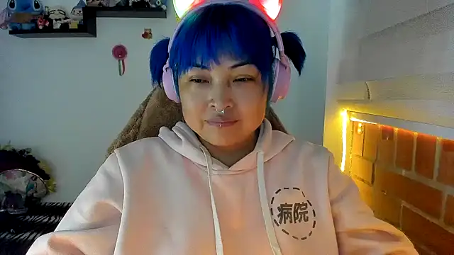 Snapshot of Shaddycute_ chatting on October 21, 10:10 pm Shaddycute online show from October 21, 10:10 pm