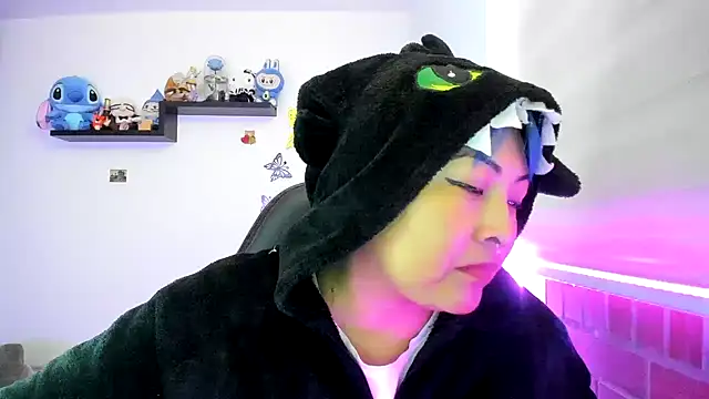 Snapshot of Shaddycute_ chatting on November 18, 5:06 pm Shaddycute online show from November 18, 5:06 pm