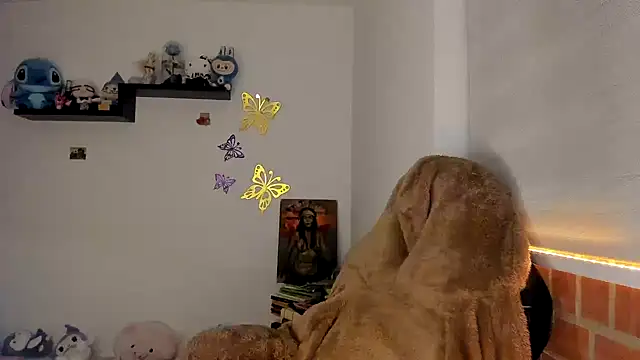 Snapshot of Shaddycute_ chatting on December 1, 9:58 am Shaddycute online show from December 1, 9:58 am