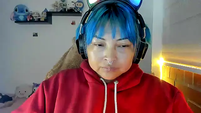 Snapshot of Shaddycute_ chatting on December 16, 11:26 am Shaddycute online show from December 16, 11:26 am