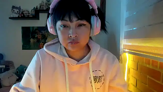 Shaddycute  online show from February 23, 12:24 pm