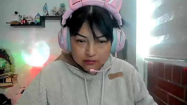 Shaddycute  online show from April 10, 6:34 pm