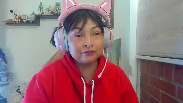 Shaddycute  online show from April 13, 4:45 pm