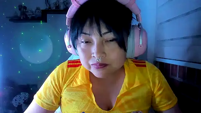 Shaddycute  online show from June 24, 4:11 am
