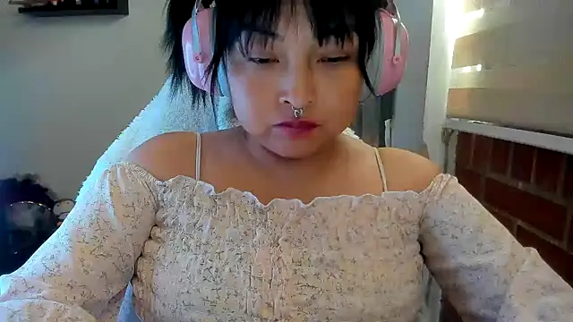 Shaddycute  online show from June 24, 4:17 pm