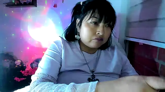 Shaddycute  online show from June 28, 1:33 am