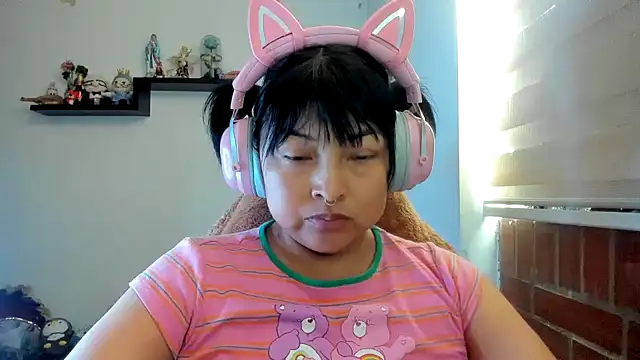 Shaddycute  online show from June 30, 6:20 pm