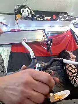 gettinit2wice online show from April 14, 3:45 am