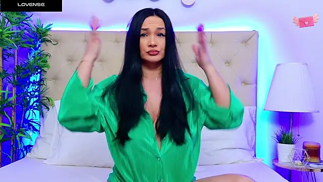 Snapshot of DaliyaArabian chatting on January 22, 12:38 pm DaliyaArabian online show from January 22, 12:38 pm