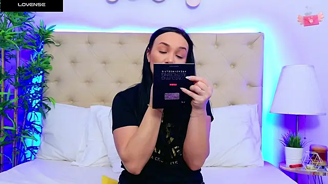 Snapshot of DaliyaArabian chatting on January 23, 12:41 pm DaliyaArabian online show from January 23, 12:41 pm