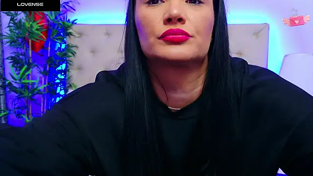 Snapshot of DaliyaArabian chatting on February 14, 3:47 pm DaliyaArabian online show from February 14, 3:47 pm